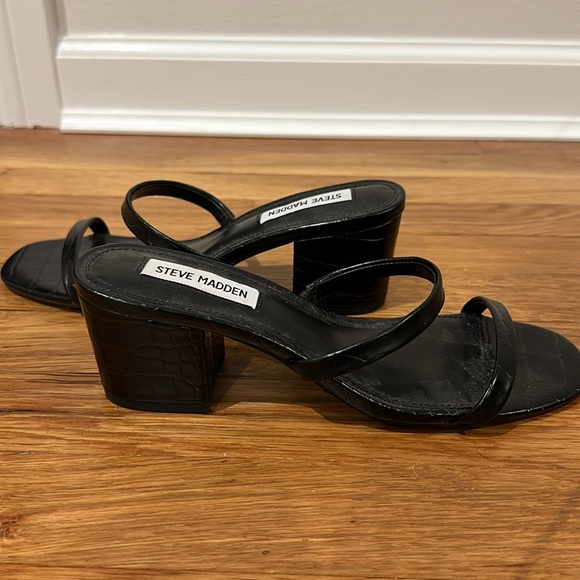 Steve Madden Black Crocodile Issy Slide Sandals - Picture 3 of 6
